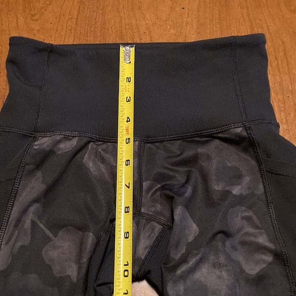 LULULEMON Seek The Heat Crop Leggings - size 4 - Picture 13 of 16